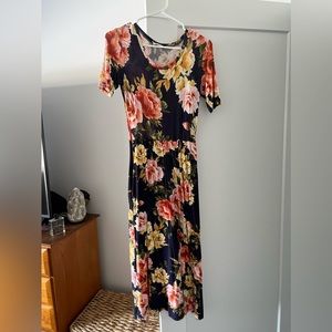 Floral pocketed midi dress